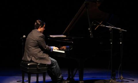 Pianista Ivan Glória Machado apresenta recital nesta quarta-feira no Trianon