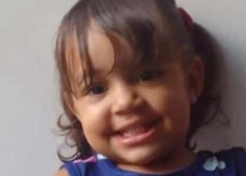 Criança de 2 anos morre após ser atingida por TV de tubo em São Francisco de Itabapoana