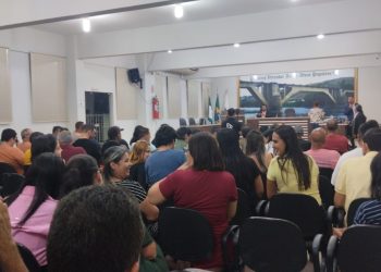 Manobra ou medo? Secretário de Cardoso move contratados para lotar sessão da Câmara após crítica sobre aumento do IPTU