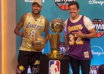 Um show a parte: Renato Albani rouba a cena em live de Neymar