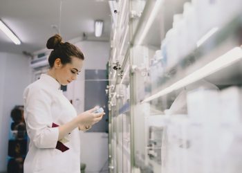 Você sabe como transportar e armazenar medicamentos que precisam de refrigeração?