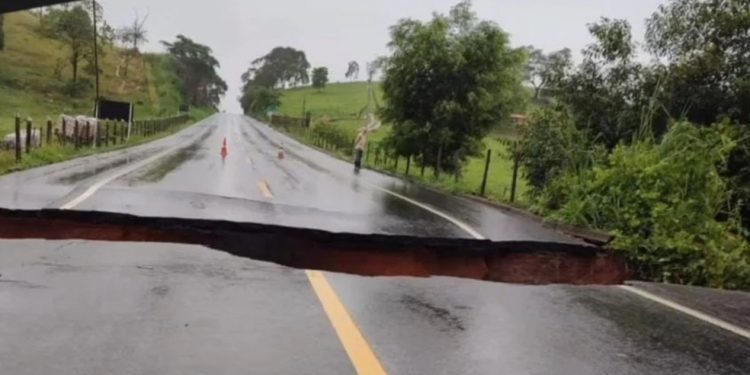 rj-e-es-devem-ter-mais-chuva-nas-proximas-horas;-12-pessoas-morreram