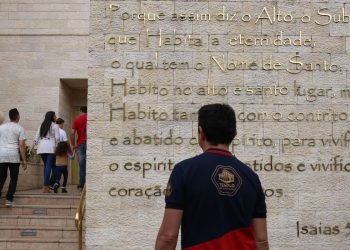 caminhos-da-reportagem-mostra-crescimento-de-evangelicos-no-pais