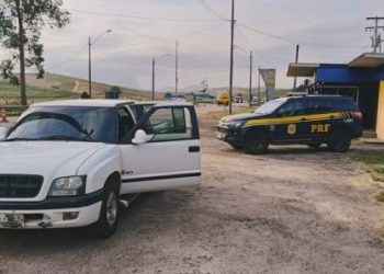 prf-recupera-caminhonete-furtada-no-es-e-prende-homem-na-br-101,-em-campos