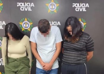 trio-e-preso-por-aplicar-golpes-com-falsa-venda-de-acesso-a-plataforma-gratuita-em-campos