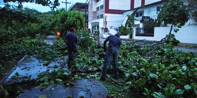 ​temporal-deixa-38-pessoas-desalojadas-em-itaperuna;-atendimento-na-prefeitura-foi-suspenso