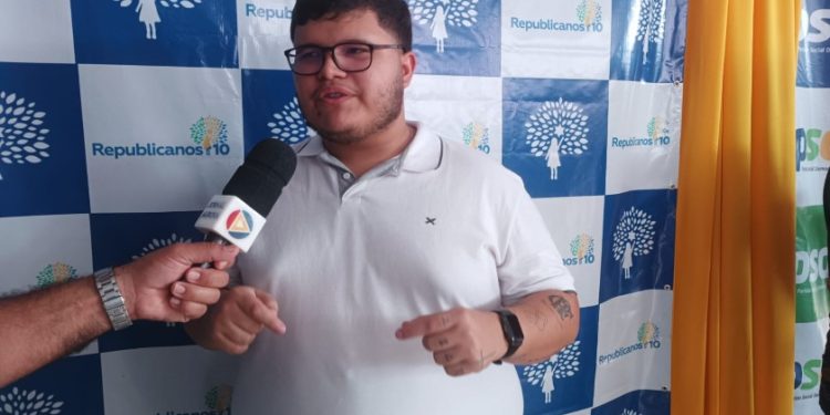 caiu-na-rede:-pre-candidato-mais-jovem-da-historia-de-sao-fidelis-se-destaca-na-politica-local