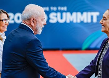Lula propõe aprofundar relações econômicas e comerciais com o México