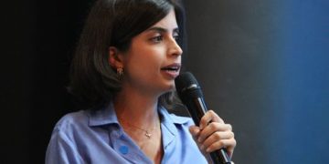 Parlamentares buscam consenso para licença paternidade de 60 dias
