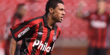 Kleberson Athletico Apoio Arthur Dias