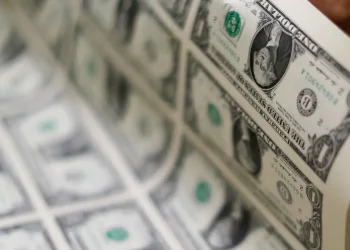 05102020dolar1380