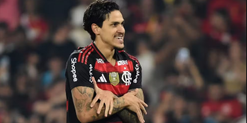 Flamengo passa o trator e aplica maior goleada da história do Brasileirão de pontos corridos