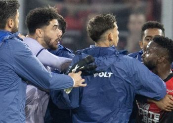 Cesar Mendoza Athletico Avai Confusao Serie B
