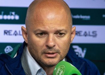 Com Ataque Criticado Coritiba Saida Brandao