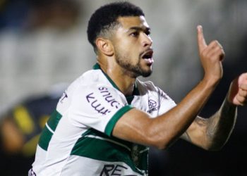 Lucas Ronier Heroi Coritiba Serie B 1024x576 1