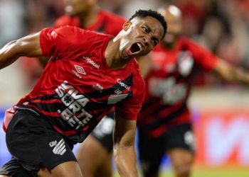 Hayen Palacios Athletico Clube Estrangeiro
