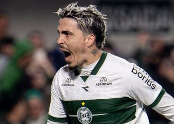 Https3A2F2Fude Hermes Media Prd.s3.gra .io .cloud .ovh .net2Fmedia2Fumdoisesportes2F20252F102F222018342Fjosue Meia Coritiba Estatistica Serie B
