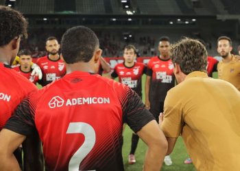 Joao Correia Athletico Vitoria Estreia Paranaense