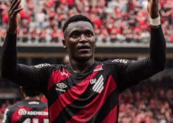 Atacante Viveros Athletico