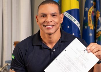 Vereador Maicon Cruz protocola projeto que cria Tarifa Social de Água e Esgoto para famílias de pessoas com TEA em Campos
