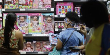 Movimento De Vendas De Brinquedos Para O Dia Das Criancas Comercio Varejista Nas Ruas Do Polo Saara Centro Do Rio De Janeiro Ffraz Abr 100720210103
