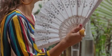 Fogachos Sao Um Dos Sintomas Mais Conhecidos Da Menopausa 1