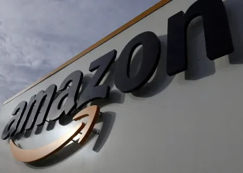 2025 10 28t111009z 1 Lynxmpel9r0j5 Rtroptp 4 Usa Holiday Shopping Amazon Hiring