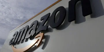 2025 10 28t111009z 1 Lynxmpel9r0j5 Rtroptp 4 Usa Holiday Shopping Amazon Hiring