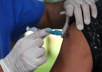 Movimentacao De Idosos No Posto Da 612 Sul Para Vacinacao Contra Influenza2403209966