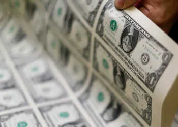 05102020dolar1380