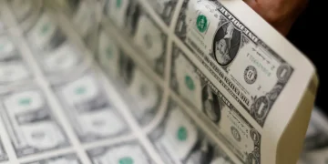 05102020dolar1380