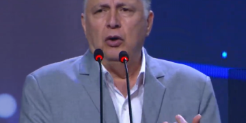 Após renúncia de vice, Garotinho pode perder a candidatura?