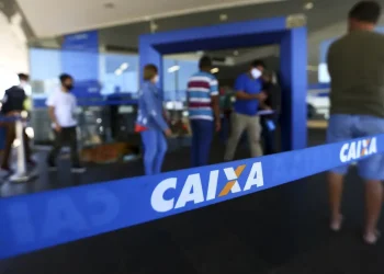 05 08 2020 Fila Agencia Caixa