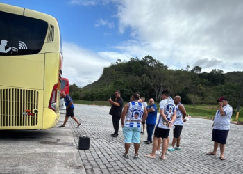 Torcedores do Goytacaz relatam abandono durante viagem e precisam pagar mais de R$5 mil para voltar a Campos