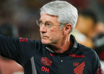 Athletico Odair Hellmann Tecnico Claudinho Promessa