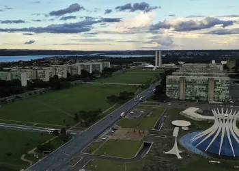 Brasilia 60 Anos Esplanada Dos Ministerios 0420202390 2