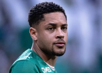 Vitor Roque Palmeiras Baixa Athletico